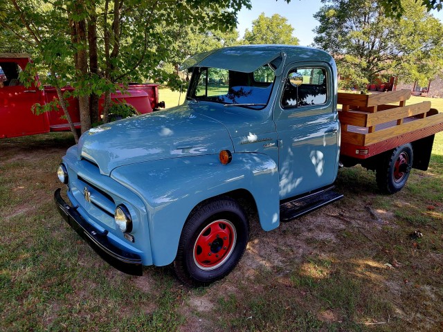 BUY INTERNATIONAL  R-130 1954, i-44autoauction